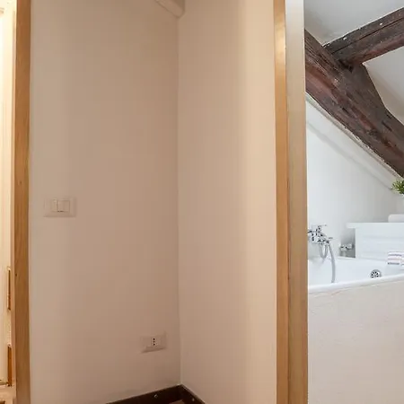 Altido Crocetta Loft Set * Milán